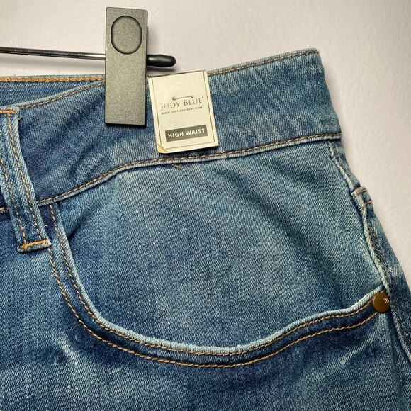 NWT Judy Blue Slim Fit Medium Wash Curvy Stretchy Jeans Women's size 22W - Picture 3 of 10